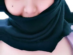 Grosse titten, Indonesisch, Milf, Öffentlich, Transfrau, Solo, Titten