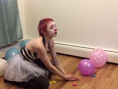 Clown, balloon pop, balloon fetish