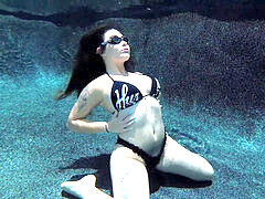 Bikini, Under vand