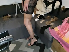 Dancing and sucking in my pantyhose