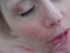Amateur wife says she uses her pussy