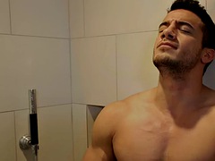Torn horny amateur masturbates in the shower