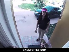 Cute pizza delivery teen gets her tight asshole pounded by her customer for cash