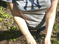 Throatpie in the sunny woods - On public - point of view