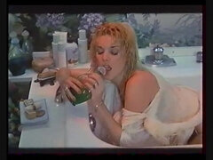 Bathroom soapy blowjob with Marylin Jess. Infirmieres du plaisir (1985)