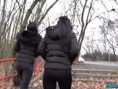 Rit, Doggystyle, Lizanje, Naravne joške, Zunaj, V javnosti, Kratki lasje, Tetovaže