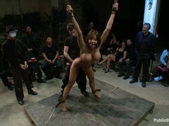 Anal, Sucer une bite, Bondage, Domination, Double pénétration, Femelle, Masque, Tatouage