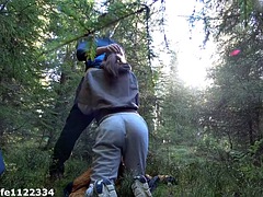 Risky blowjob and fuck in the public park with a huge cumshot in the ass