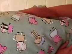 Amatør, Smuk, Brunette, Behåret, Tisse, Bad, Solo, Toilet