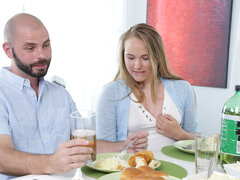 Blasen, Betrug, Nahrung, Handjob, Küche, Pov, Sperma, Titten