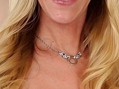 Blondinka, Milf