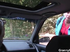 Old granny getting nailed in the car