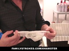 Bruinharig, Dochter, Sperma in gezicht, Hardcore, Slipje, Geperverteerd, Mager, Tieten likken