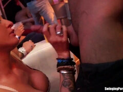 Sucer une bite, Club, Groupe, Hard, Hd, Orgie, Fils