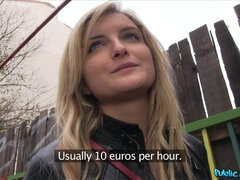 Tussi, Grosse titten, Blondine, Aufs gesicht abspritzen, Geld, Im freien, Öffentlich, Lehrer