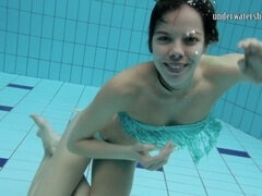 Russian beauty Gazel Podvodkova flaunts her tight nude body underwater