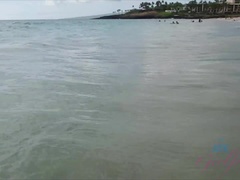 Playa, Morena, Penetracion con dedos, Despelote, Al aire libre, Pequeña, Pov, Público