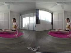 Solo Joga Video with fitness teen