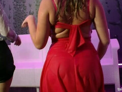 Morena, Bailar, Cuero, Lencería, Natural, Tetas naturales, Ducha, Falda