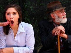Amateur, Cul, Sucer une bite, Brunette brune, De plein air, Public, Adolescente, Nénés