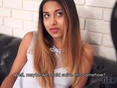 Petite model Roxy Lips with tizing body has sex