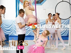 Blonde, Sucer une bite, Club, En levrette, Hard, Hd, Seins naturels, Rasée