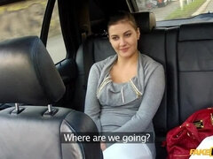 Sucer une bite, Voiture, Doigter, Branlette thaïlandaise, De plein air, Pov, Chatte, Nénés