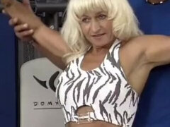 Leie, In den arsch, Blondine, Blasen, Spermaladung, Aufs gesicht abspritzen, Reif, Milf