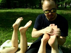 Tchèque, Pieds, Fétiche, 2 femmes 1 homme, Fétiche des pieds, Hd, Public, Réalité