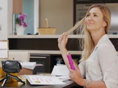 Rit, Blondinka, Clothes off, Dildo, Fetiš, Spodnje perilo, Samozadovoljevanje, Najstnice
