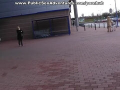 Amateur, Sucer une bite, Brunette brune, Fétiche, Nue  à poil, Public, Adolescente, Plan cul à trois