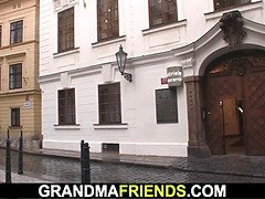 18, Avsugning, Tjeckisk, Granny, Hd, Mogen, Milf, Trekant