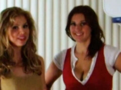 Leie, Braunhaarige, Bekleidet, Spiele, Lesbisch, Nackt, Entkleiden, Jungendliche (18+)
