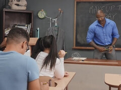 Traseiro, Pauzão, Interracial, Melharucos naturais, Hermafrodita andrógina, Cabelo curto, Meias, Estudante