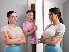 Soveværelse, Store bryster, Pik sutte, Brunette, Hundestilling, Olie, Barberet, Tatovering