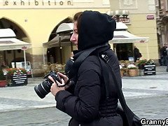 Blasen, Braunhaarige, Oma, Behaart, Hd, Muschi, Realität, Kurzes haar