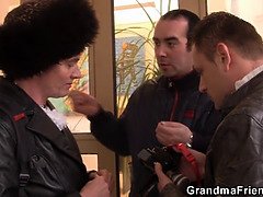 Velké kozy, Kuřba, Puma, Dávení penisem, Dospělé, Milf žcbp, Mamina, Nevlastní máma