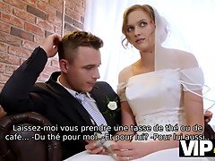 Un couple mari dcide de vendre la chatte de sa marie  bon prix
