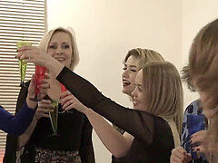 이상한, 클럽, 나이든, 밀프