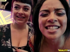 Brunette, Klub, Ridning, Ryger, Toilet