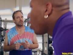 Babe, Velik kurac, Črnke, Telovadnica, Hardcore, Pornozvezde