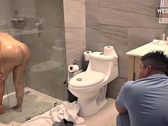 Stor pik, Store bryster, Pik sutte, Brunette, Hd, Latinsk, Bad, Tvillinger
