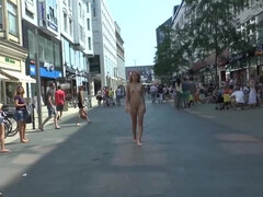 Izzy Nude in Leipzig - Outdoor Solo
