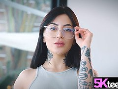 18, デカ尻, デカパイ, 茶髪の, 巨乳な, ハードコア, 自然山雀, ラフ