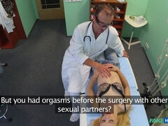 Amateur, Tromperie, Couple, Médecin, Doigter, Léchez, Infirmière, Chatte
