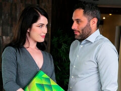 Grosse bite, Brunette brune, En levrette, Seins naturels, Chatte, Maigrichonne, Jarretelles, Nénés