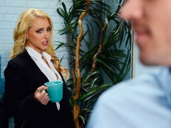 Grote lul, Hondjeshouding, Vingeren, Hardcore, Hakken, Geschoren, Rok, Kousen