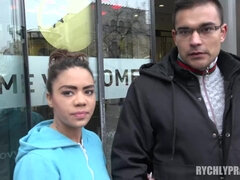 Bruinharig, Sperma shot, Zwart, Geld, Buiten, Gezichtspunt, Openbaar, Tieten likken