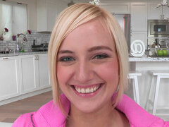 Amatör, Intervju, Blondin, Bystig, Naturliga tuttar, Softcore, Retas