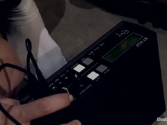 Bondage, Cazzo vecchio, Vibratore, Dominazione femminile, Lesbica, Piccola, Punizione, Schiavo